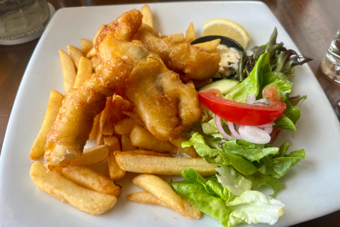 Auckland: Wine Country Tour with Lunch & Tastings