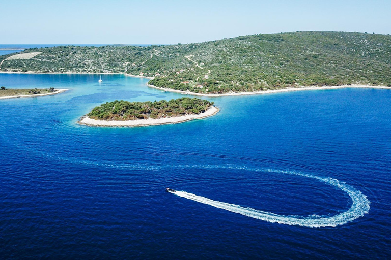 Wspaniała błękitna laguna, łódź motorowa, wino/woda i ręczniki w cenie.Włochy na plaży