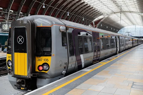 London: Express Train Transfer to/from Heathrow Airport