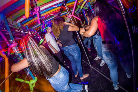 Medellin: visita all'anima della città con la tradizionale Chiva RumberaTOUR DELLA CITTÀ IN CHIVA RUMBERA TRADIZIONALE