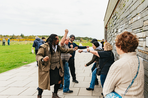 From Edinburgh: Outlander Experience 2-Day Tour Twin Room with Private Bathroom