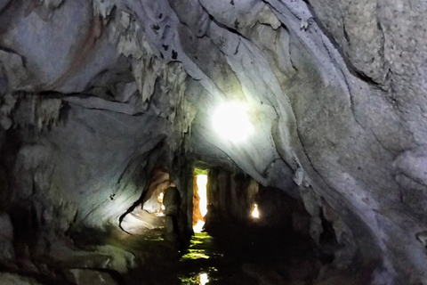 Khao Lak: Phang-Nga Bay Sunrise Trip by VIP Longtail boat