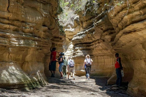 Nairobi: escursione giornaliera al Parco Nazionale Hell&#039;s Gate e al Lago Naivasha