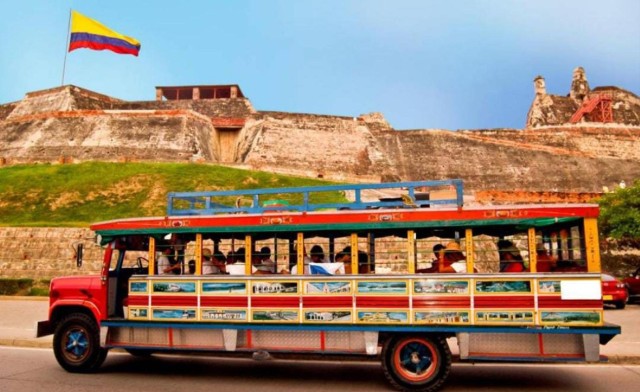 Visit Cartagena BILINGUAL CITYTOUR + SAN FELIPE CASTLE & Old city in Cartagena