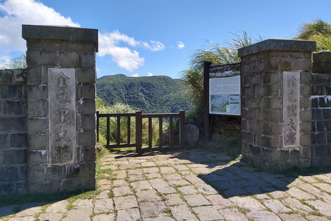 Taipei: Yangmingshan National Park Hiking Day Tour Challenging Route: Mt. Qixing Trail