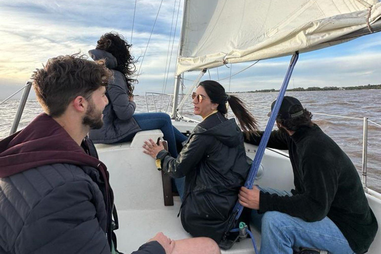 Private Sailing Tour with &quot;Alfajores&quot; and WineAmazing private sailing tour in Colonia del Sacramento