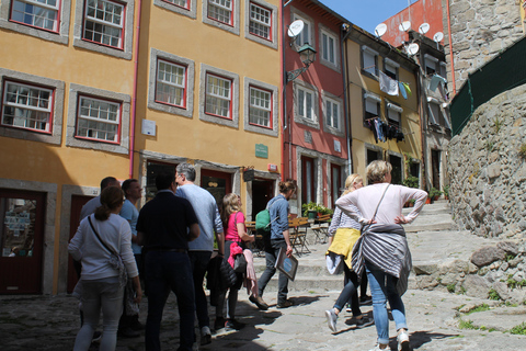 Tour de la ciudad descubre el centro de Oporto en alemán (máximo 12 pax)