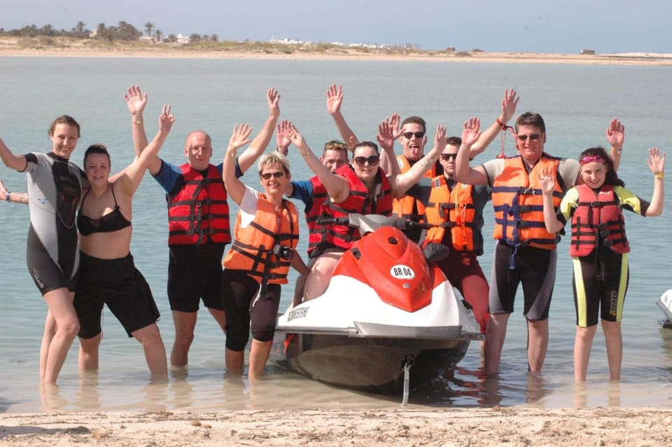 Djerba Jet Ski Eventyr – Udforsk Kysten & Søg efter Delfiner