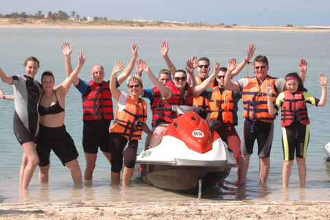 01h30 de passeio de jet ski em busca de golfinhos