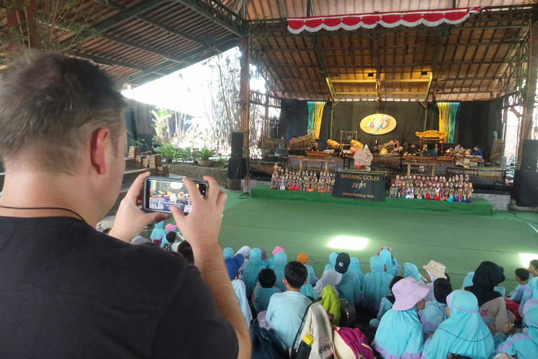 Bandung : Private Tour Guide Sightseeing (Costum tour)