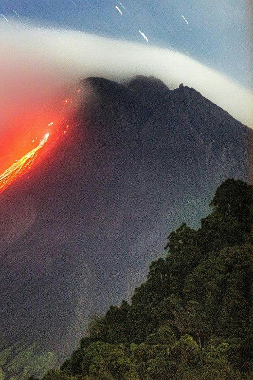 ジョグジャカルタ：ムラピ火山の溶岩観賞（トゥルゴ・ヒル訪問