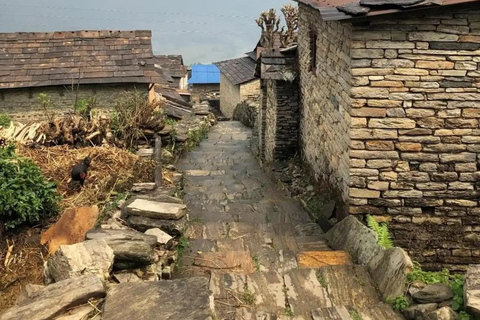 Pokhara: 2-Day Lwang Village Tour with Guide