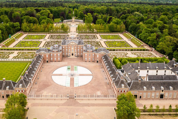阿姆斯特丹：克罗勒博物馆（Het Loo）与穆伊德斯洛特城堡私人导览