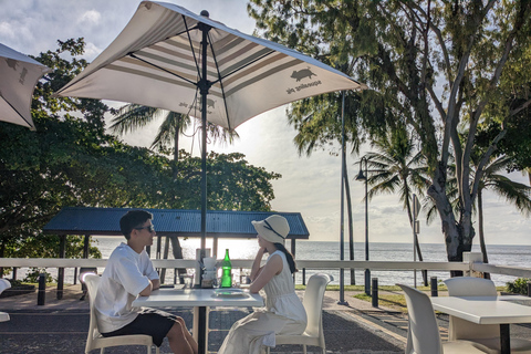Cairns: Palm Cove Beach & Airport Transfer with Photographer