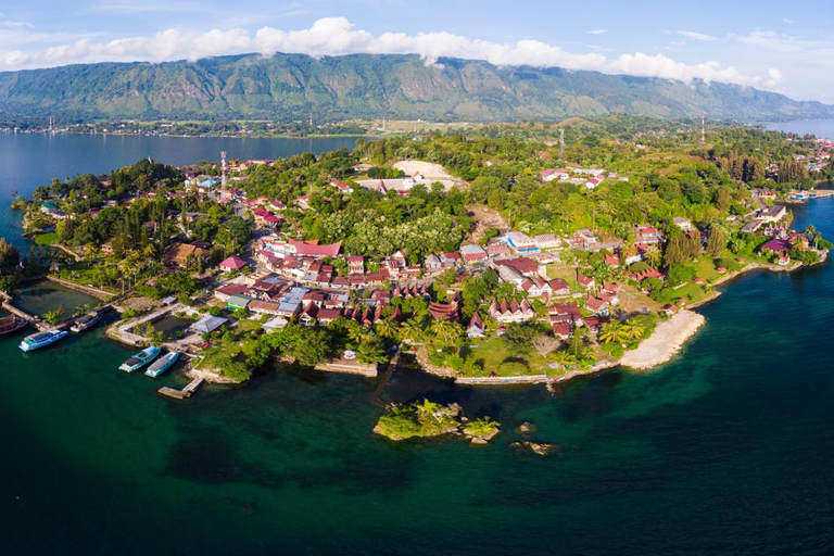 Medan: Discover the Best of Sumatra Day Trip! Medan: Lake Toba Tour