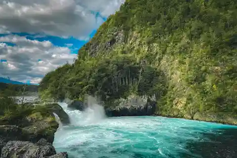 Puerto Montt: Puerto Varas and Petrohué Scenic Half-Day Tour