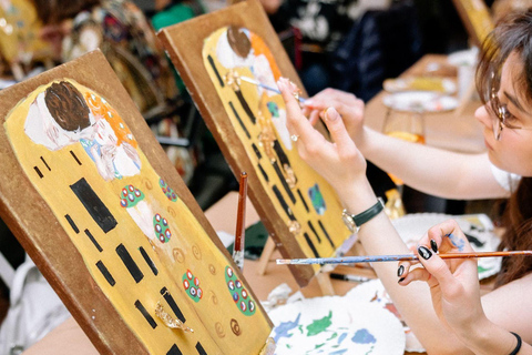 Vienna: Klimt-Inspired Painting Workshop with Wine