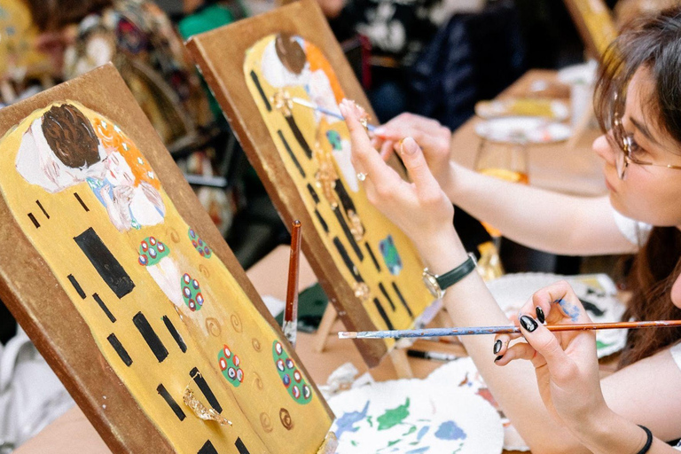 Vienna: Klimt-Inspired Painting Workshop with Wine