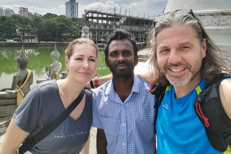 Colombo: Shopping Tour with Relax (By Car or Tuk Tuk) Shopping Tour By Car