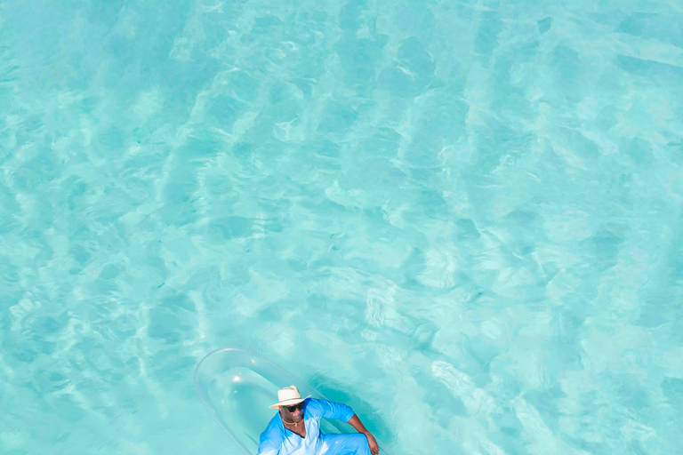 Aruba Clear Kayak Photoshoot with Cocktails