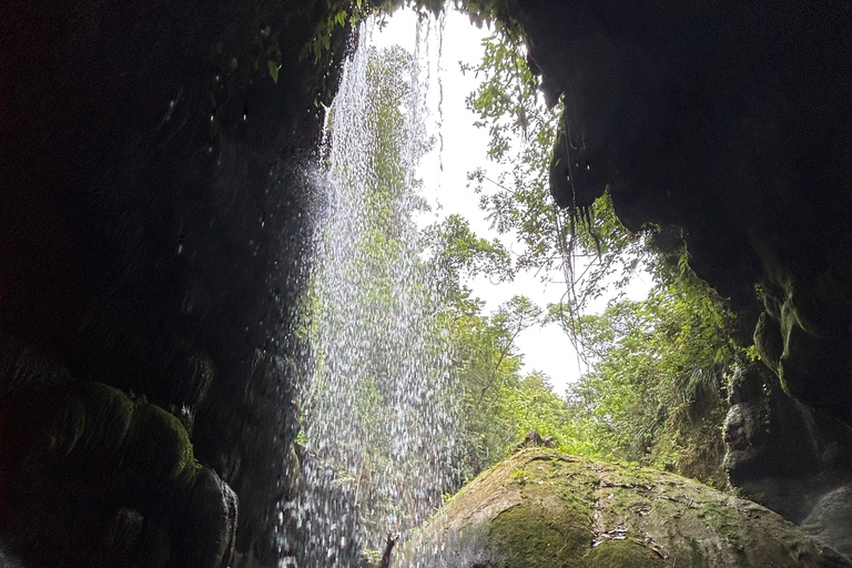 Arenales-grotten / Charco Azul & verborgen watervalavontuur