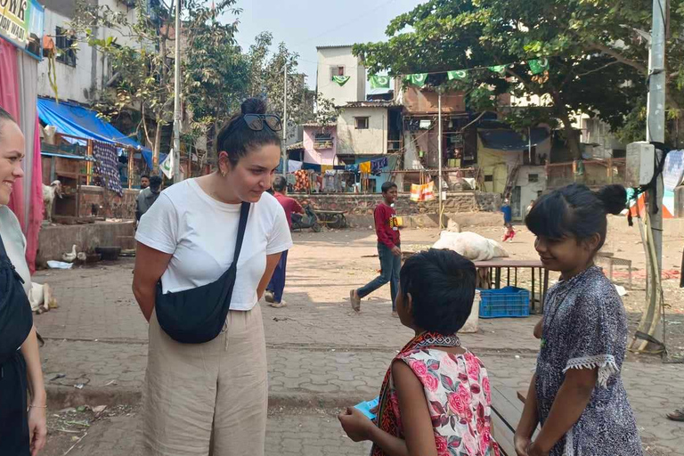 Tour particular em DhobiGhat, lavandaria e favelas, com serviço de busca