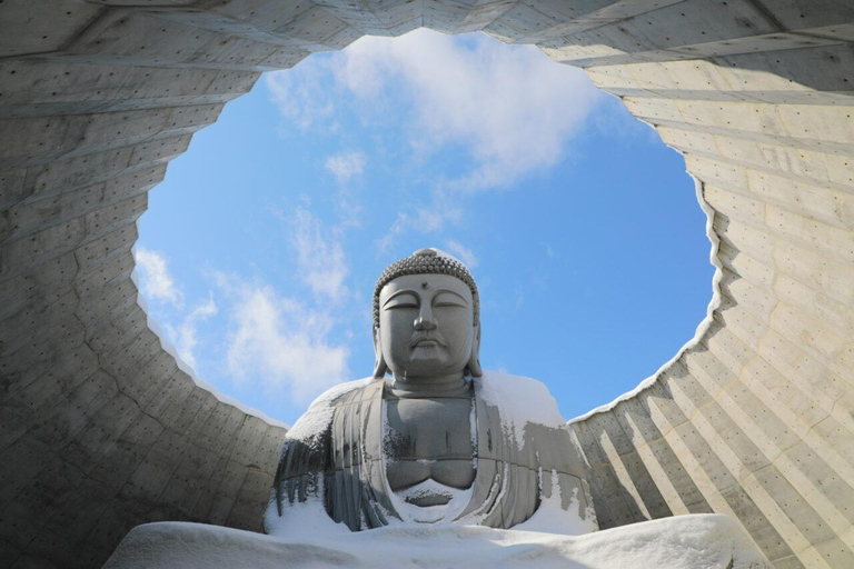 Hokkaido 1-Day Tour: Mt. Showa, Lake Toya & Noboribetsu