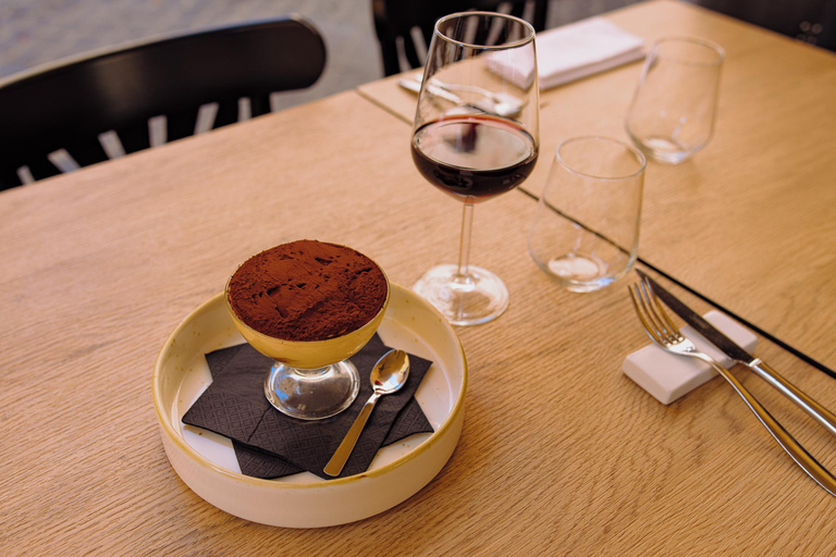 Rome : Cours de cuisine sur les pâtes et le Tiramisu sur la Piazza Navona