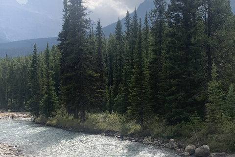 Transporte de minivan para o aeroporto: Lake Louise  CalgaryFretamento de minivan: Lake Louise &lt;---&gt; Calgary