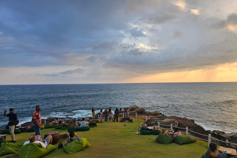 Waligama: Cliff Sunset Dining Experience + Wine