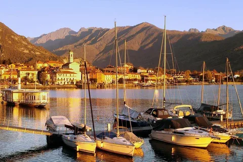 Lake Maggiore: Panoramic Sunset Cruise from Feriolo