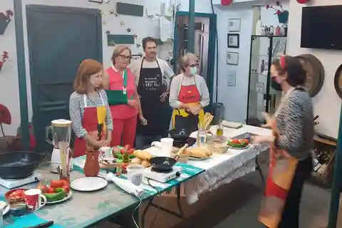 Local cooking class in Cordoba. Hands on: Salmorejo