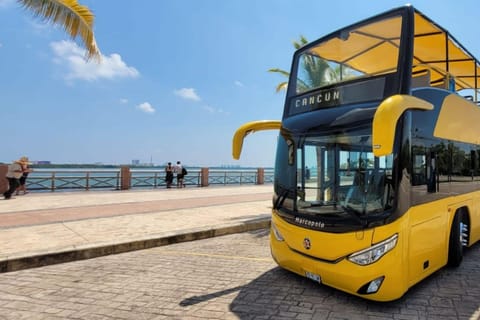 Cancun: Sightseeing Bus City Tour