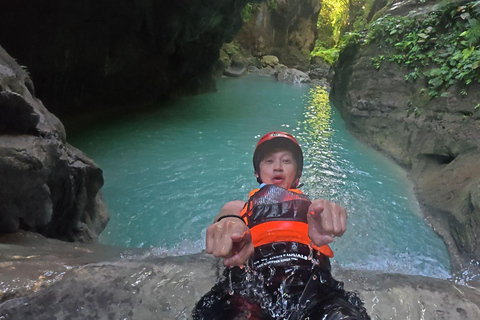 Cebu: Oslob Whaleshark Watching Canyoneering privé ophalen