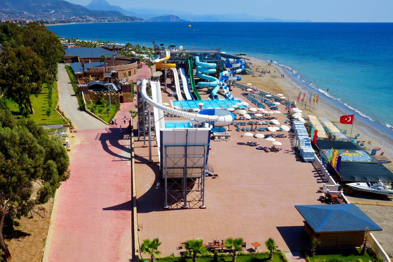 Usługa transferu do parku wodnego Eftalia z dowolnej lokalizacji w AlanyiTransfer ze wszystkich hoteli w Alanyi (opłaty za wstęp nie są wliczone)