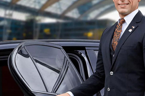 Paryż: Lotnisko Charles-de-Gaulle Prywatny transfer w obie stronyPrywatny transfer lotniskowy w obie strony z lotniska w Paryżu