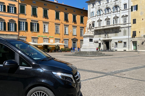 Passeio por Lucca e Pisa + degustação de vinhos do Porto de La SpeziaPasseio de um dia em Lucca + degustação no Porto de La Spezia