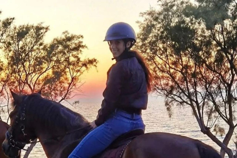 جزيرة رودس: ركوب الخيل على الشاطئ عند غروب الشمس