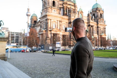 Berlin: Private Photoshoot with Professional Photographer