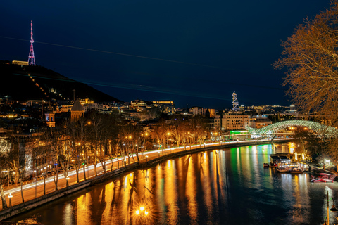 Tbilisi: tour di mezza giornata delle attrazioni principali con degustazioniTour privato