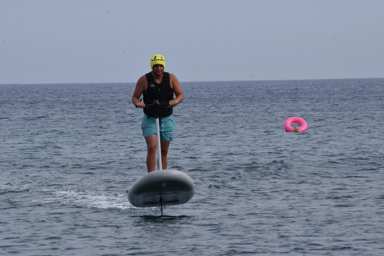 Scooters eléctricos Santorini E-Foil: surfea las olasScooters E-Foil en Santorini: surca las olas