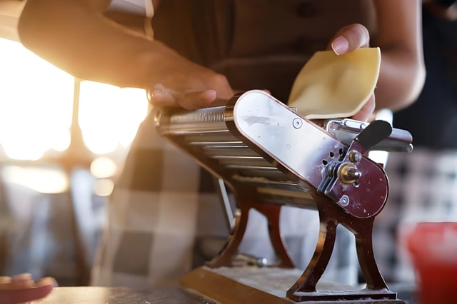 Amalfi Coast: Make tagliatelle and mozzarella in a farm