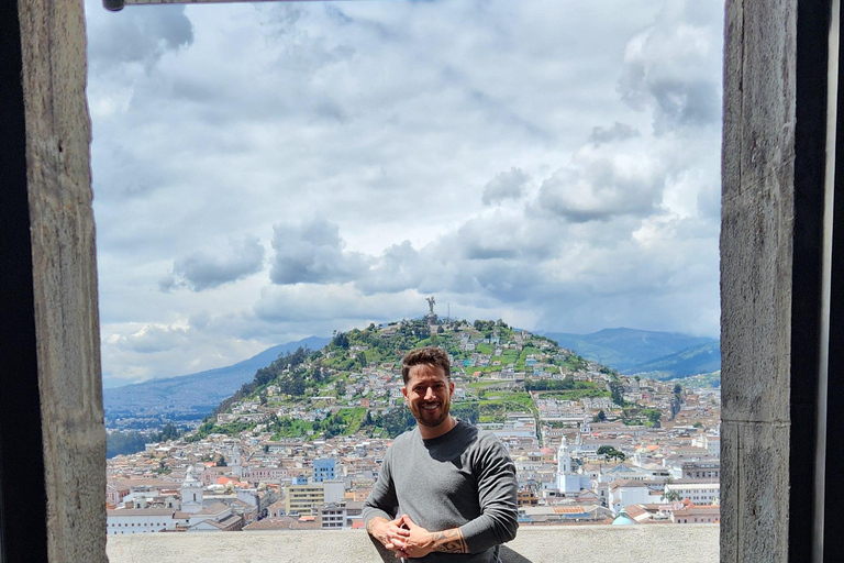 Quito Full-Day: Teleférico, Old Town & Middle of the World