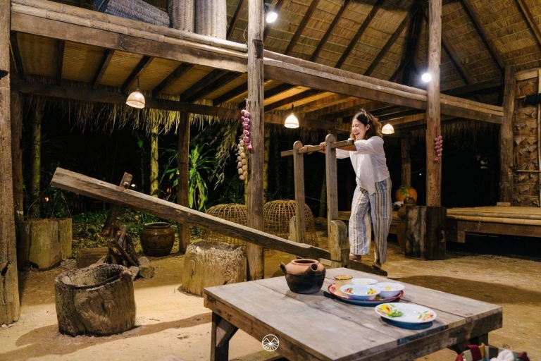 Siam Niramit Phuket: Podróż przez tajską kulturęTylko pokaz (miejsce platynowe)