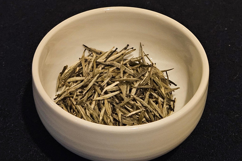 Busan: Join a Tea Ceremony & Create a Calligraphy Memento