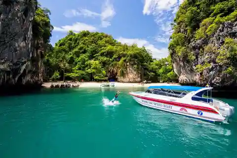 Le bateau rapide de l'île de Hong à Krabi avec point de vue à 360