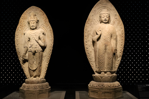 Seoul: National Museum & War Memorial Korea Small Group Tour English Guide