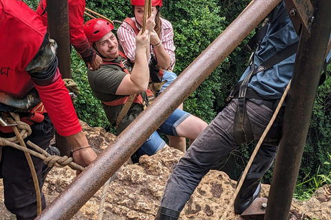 Cascata de Sri Gethuk e Gruta de Jomblang l Viagem de 1 dia