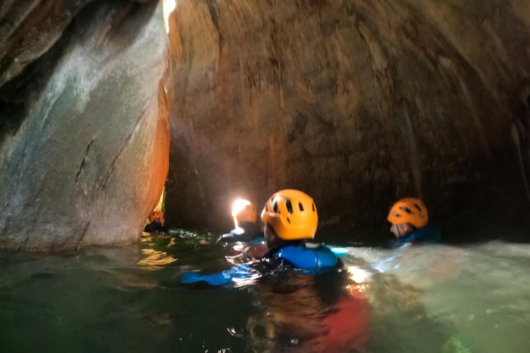 Benahavís: aventure de canyoning guidée sur la rivière Guadalmina