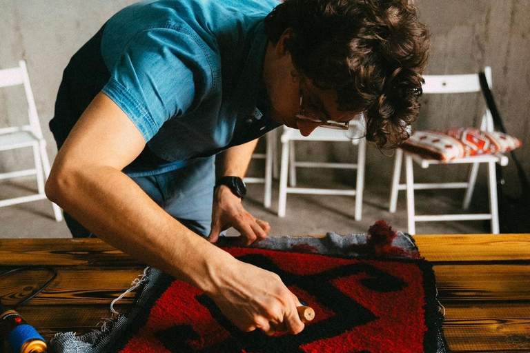 بلغراد: ورشة عمل تطريز الصوف بنسبة 100%